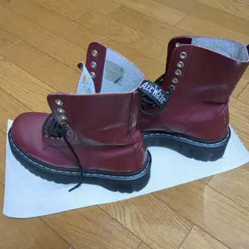 닥터마틴 AGGY 1490 사이즈 UK 5