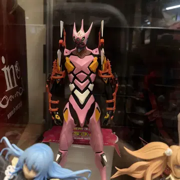 에반게리온 8호기 피규어