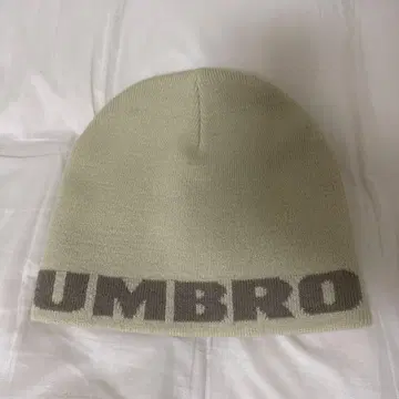 UMBRO 베이지 니트 모자 원사이즈
