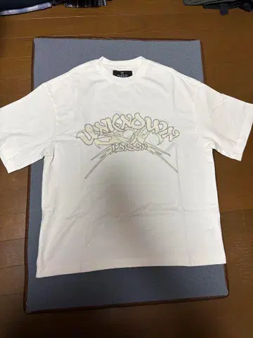 언노운 크루넥 T셔츠 S 사이즈