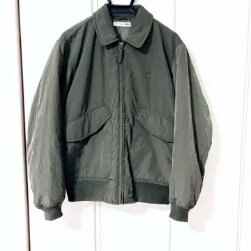 유니클로 JW Anderson 콜라보 패디드 숏 블루종