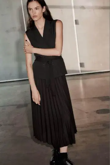 ZARA 플리츠 베스트 원피스