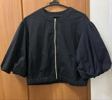 UNITED ARROWS 블랙 노카라 자켓 벌룬 슬리브