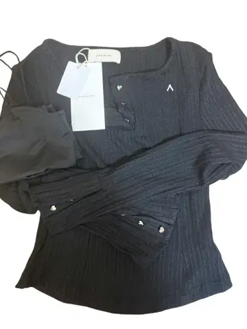ANDMARY Dorothy heart tops BLACK