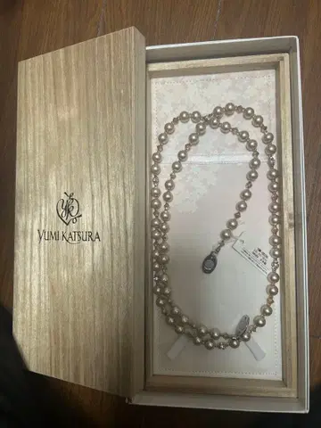 카츠라 유미 자기 목걸이
