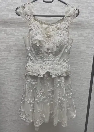 ROBE de FLEURS 아이보리 미니 드레스