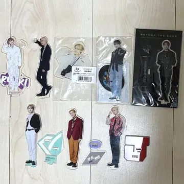 시로이와 루키 아크릴 스탠드, 케이크 피크 8개 세트