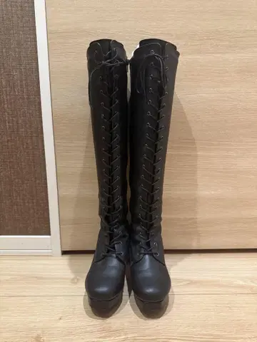 블랙 레이스업 롱 부츠