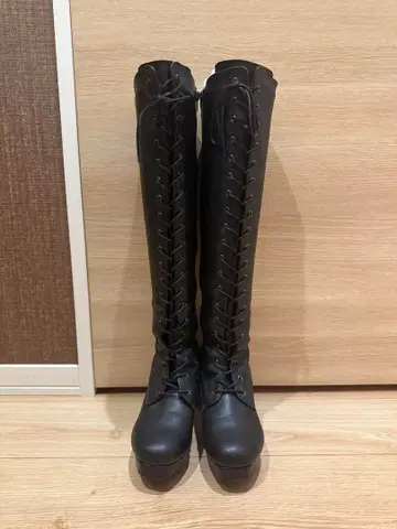 블랙 레이스업 롱 부츠