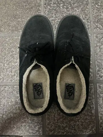 VANS 블랙 스니커즈
