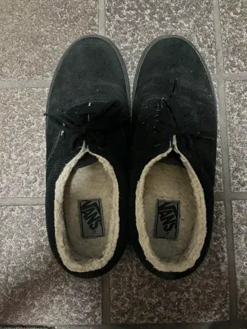 VANS 블랙 스니커즈