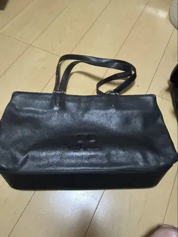 쿠레쥬 블랙 핸드백
