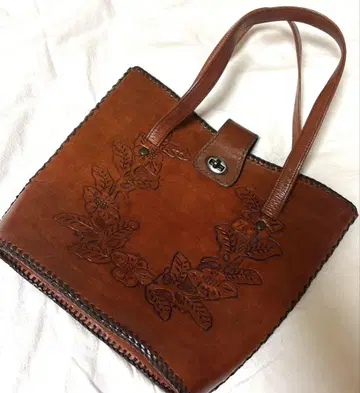 하나뿐인 레트로 고급 핸드백 초레어! 다른 사람과 겹치지 않는 디자인