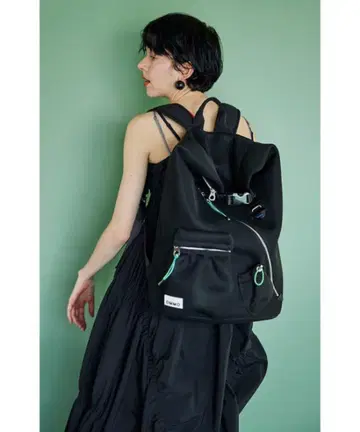 OMMO 블랙 메쉬 백팩