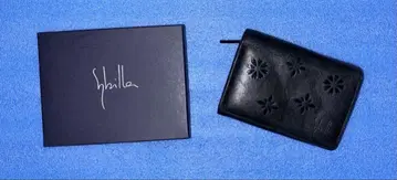 [ 새상품급 ] Sybilla 시빌라 이단 접이식 지갑 블랙 박스 포함