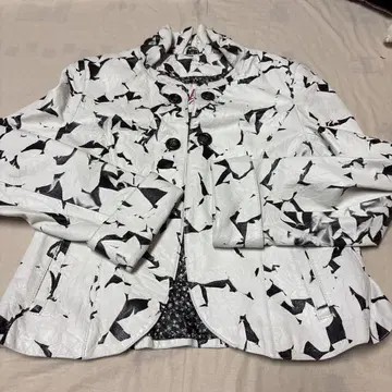 가죽 자켓 양가죽 M 사이즈 자켓 화이트 블랙