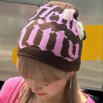 SPINNS 헬로키티 싱글 비니 시부야 109 완판템 갸루 y2k