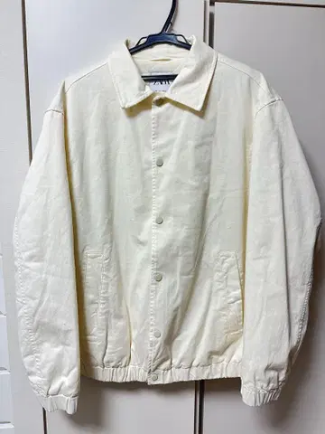 ZARA 아이보리 버튼 점퍼