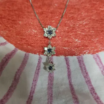 알렉산드라이트 꽃 모티브 목걸이