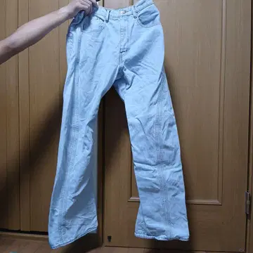NVRFRGT 라이트 블루 플레어 데님 팬츠