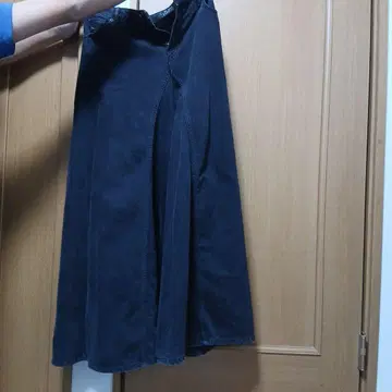다크 블루 데님 플레어 팬츠