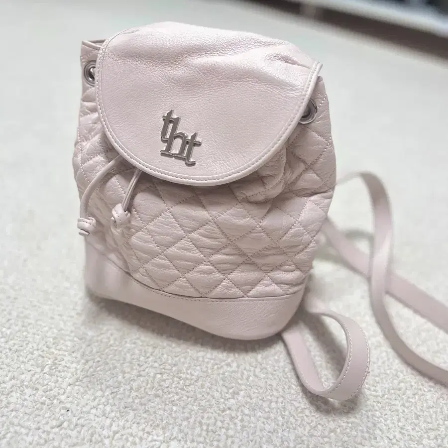 THREETIMES | 쓰리타임즈 Threetimes Acorn Quilting Backpack