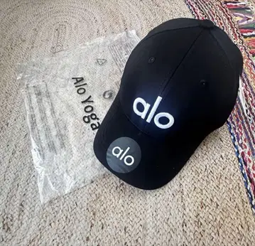 Alo Yoga 블랙 캡 새상품
