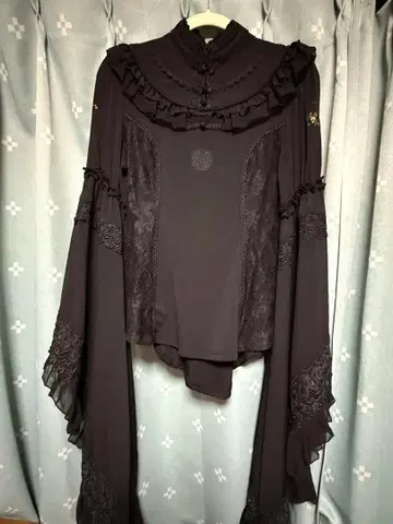 OZZ ONESTE 와 차이나 블라우스