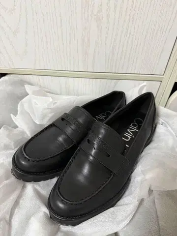 Calvin Klein 블랙 로퍼