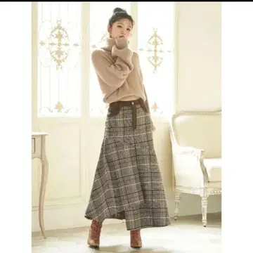 다리치 랜덤 헴라인 스커트