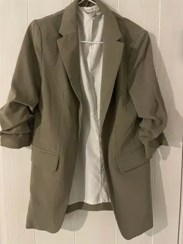 H&M 카키 테일러드 자켓 US 6