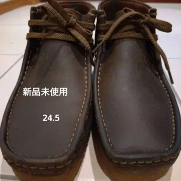 미사용 새상품 Clarks 왈라비 24.5