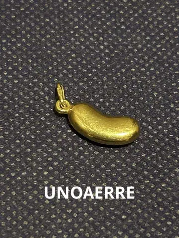 UNOAERRE 콩 모양 골드 펜던트 탑