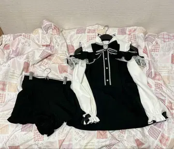 MARS 모에냥 콜라보 어깨 트임 비쥬 리본 프릴 셋업 블랙