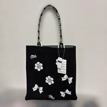 M's 그레이시 블랙 꽃과 리본 자수 토트백