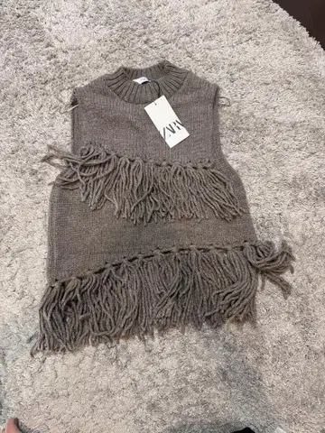 ZARA 프린지 슬리브리스 스웨터 M 사이즈