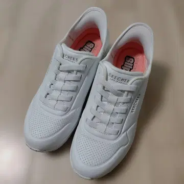 SKECHERS Slip-ins 화이트 통굽 스니커즈 23.5cm