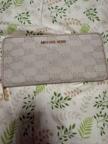 MICHAEL KORS 라이트 베이지 장지갑