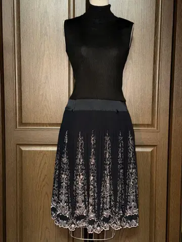 ARTI CHAUT 슬리브리스 도킹 원피스 M