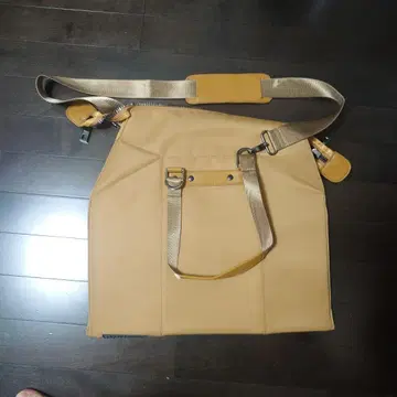 베이지 토트백 지퍼 탑
