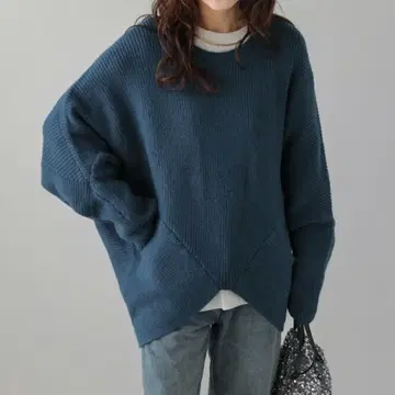 변형 돌먼 니트 크루넥 체형 커버 성숙 캐주얼 심플 블루 네이비