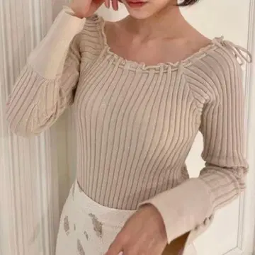 An mille 오프숄더 리본 니트 핑크 베이지