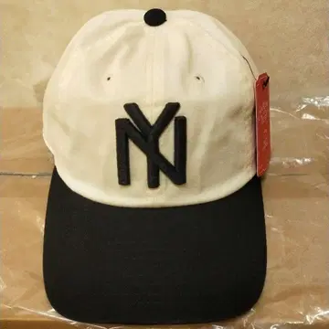 AMERICAN NEEDLE NY 로고 캡 / 블랙