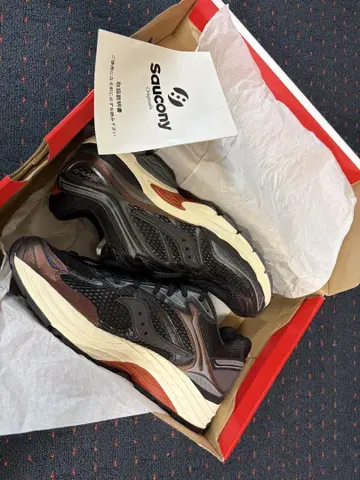 정가 25800엔 SAUCONY PROGRID OMNI 9 US9