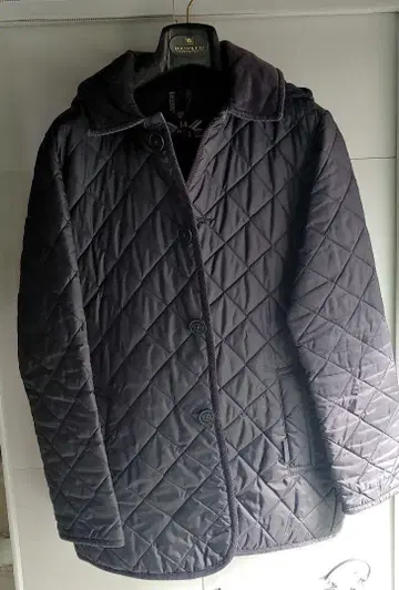 LAVENHAM 네이비 퀼팅 자켓