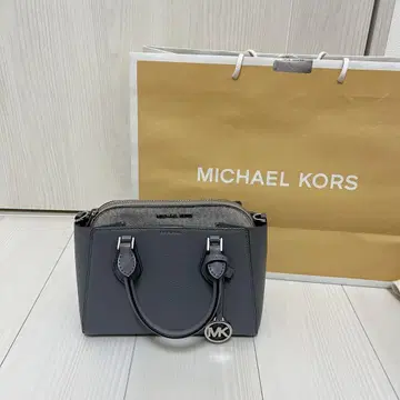 MICHAEL KORS 그레이 숄더백