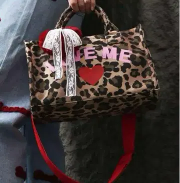 미사용 새상품! 레오파드 하트 참 핸드백 숄더백