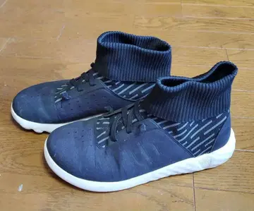 uin 스니커즈 블랙 니트 삭스 스타일