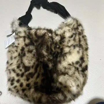 택 포함 새상품 helen moore 정가 16280엔 레오파드 퍼 백