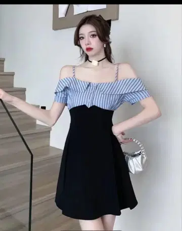 새상품 오프숄더 스트라이프 미니 원피스